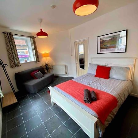 Brickworks - 2 Bedrooms, 15 Mins Walk To The Centre, With Garden Cardiff Extérieur photo