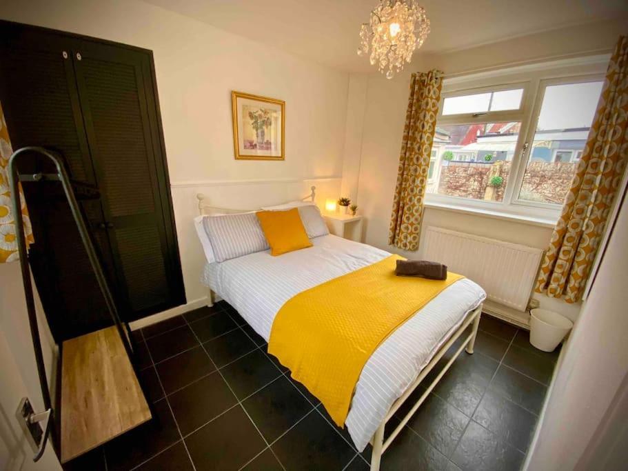 Brickworks - 2 Bedrooms, 15 Mins Walk To The Centre, With Garden Cardiff Extérieur photo