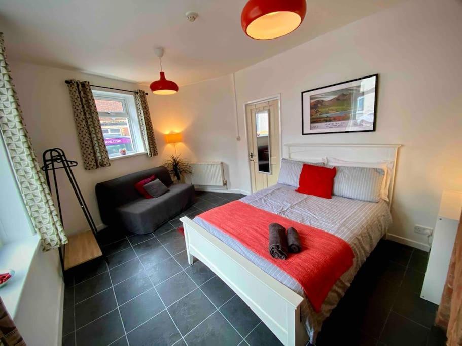 Brickworks - 2 Bedrooms, 15 Mins Walk To The Centre, With Garden Cardiff Extérieur photo