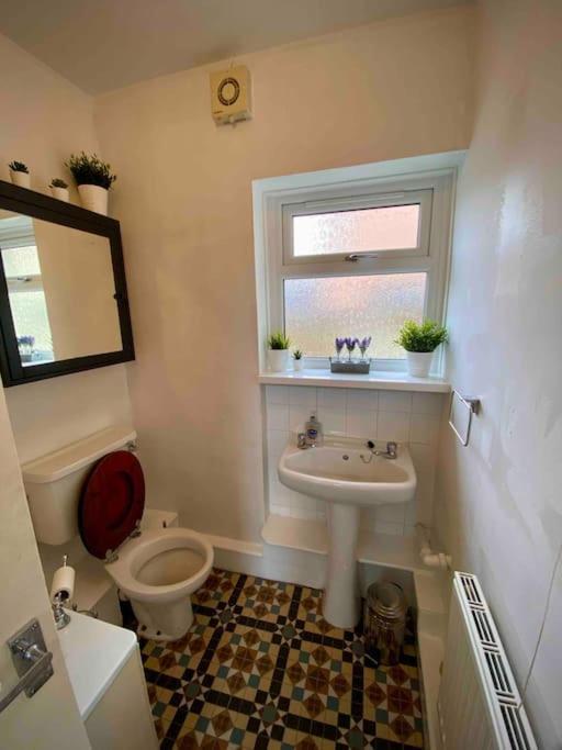 Brickworks - 2 Bedrooms, 15 Mins Walk To The Centre, With Garden Cardiff Extérieur photo