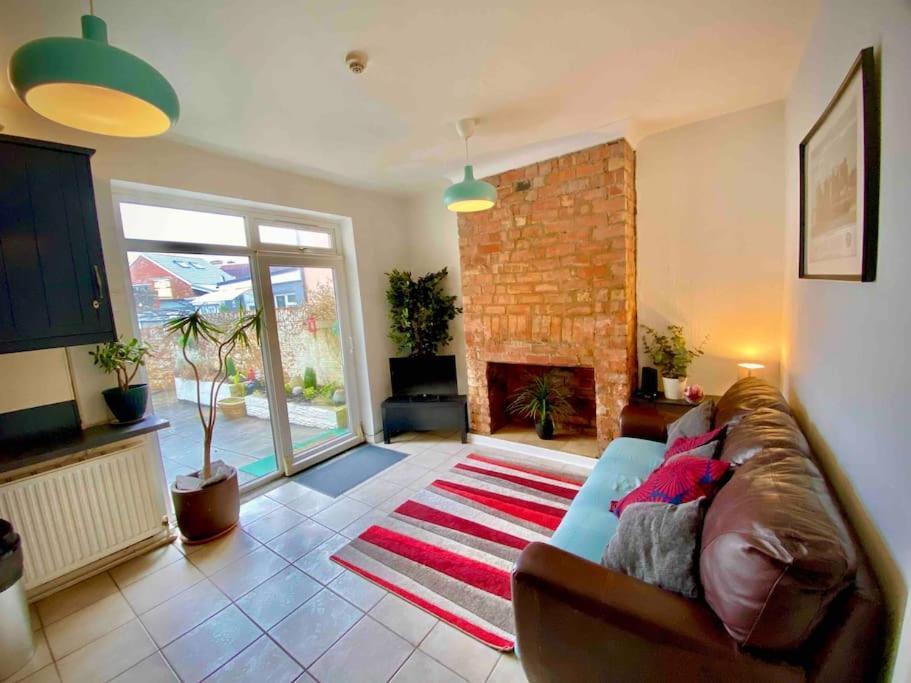 Brickworks - 2 Bedrooms, 15 Mins Walk To The Centre, With Garden Cardiff Extérieur photo